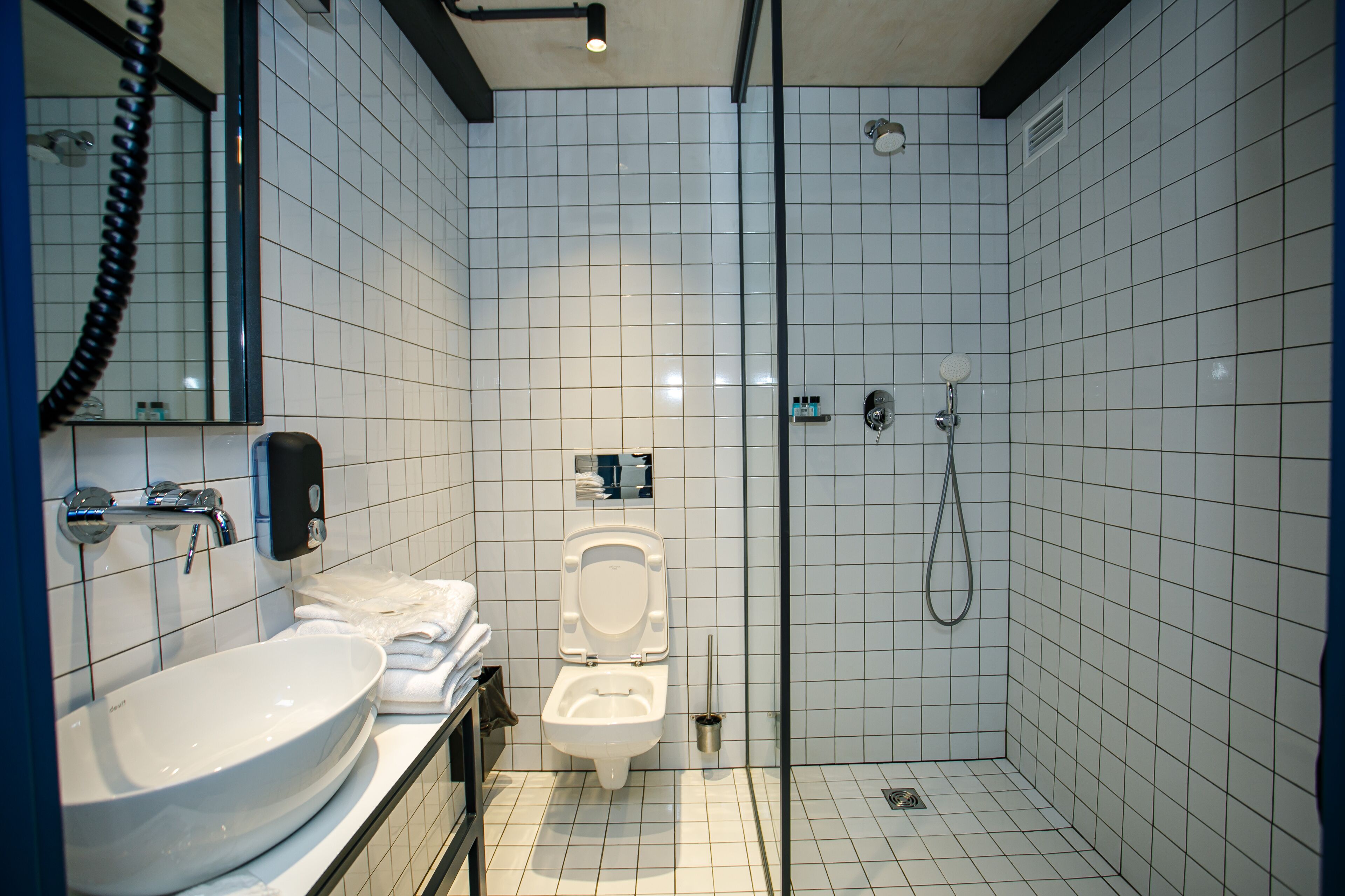 Standard Double Room | Bathroom
