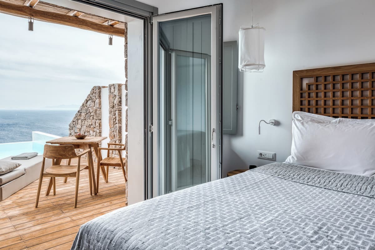 1 soverom, minibar, safe på rommet og skrivebord