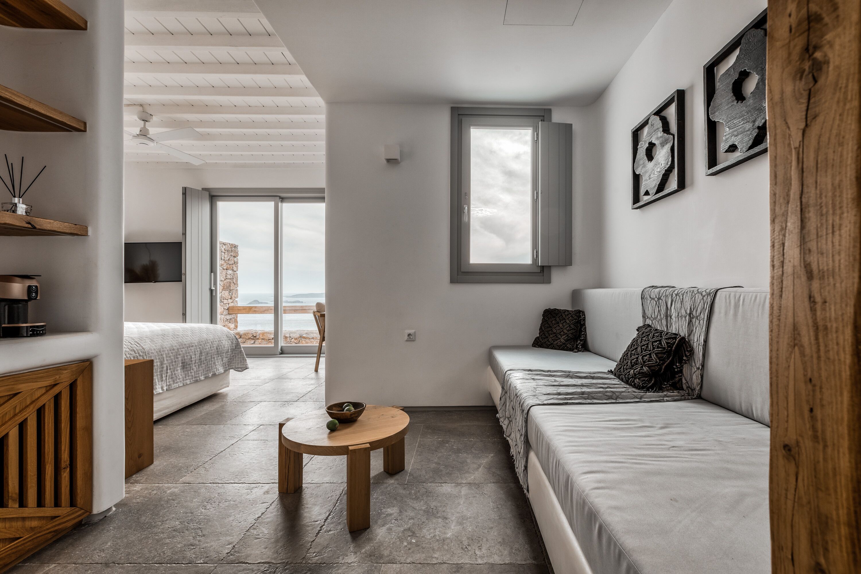 Executive Suite, 1 King Bed with Sofa bed, Jetted Tub, Sea View | 1 bedroom, minibar, in-room safe, desk