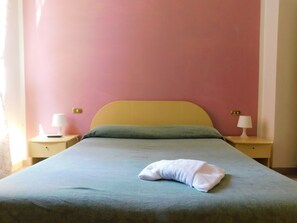 Comfort Double Room, 1 Queen Bed | 1 bedroom, free WiFi, bed sheets - Albergo Locanda Maria (Ameglia)