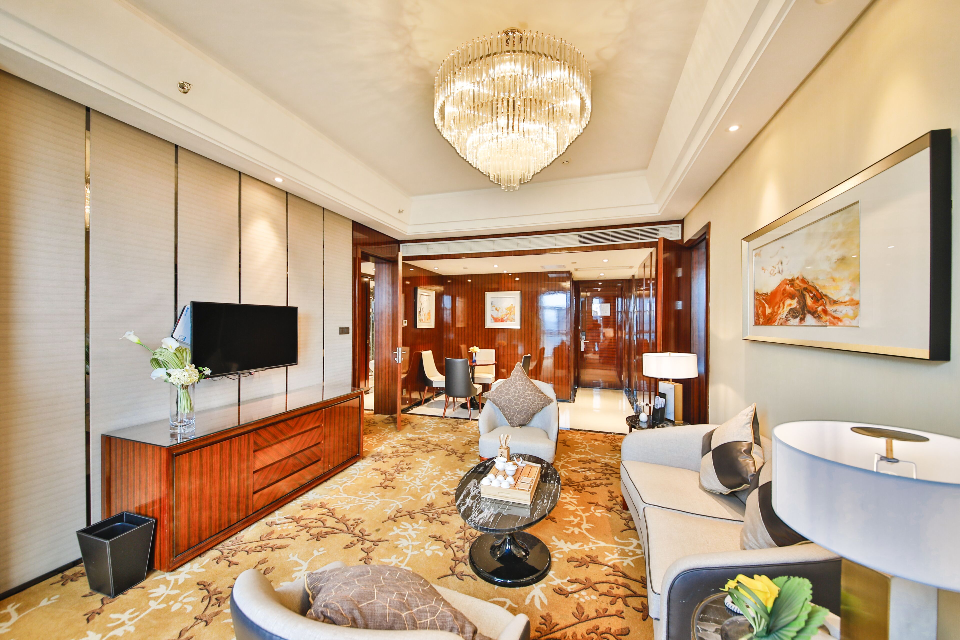 两房一厅套房  | 高級寢具、羽絨被、房內夾萬、書桌