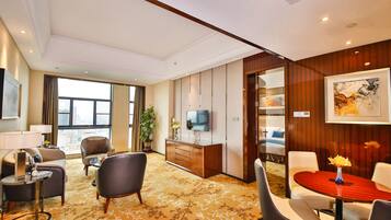 Suite, 1 Bedroom | Premium bedding, down comforters, in-room safe, desk