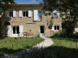 Fachada de la propiedad