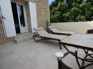 Signature Double Room, 1 Bedroom, Non Smoking, Garden View | Terrace/patio - Mas Séraphin (L'Isle-sur-la-Sorgue)
