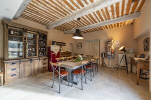 Desayuno con opciones de la cocina local todos los días (con cargo)