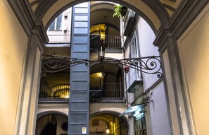 Front of property - Per Amor Duomo (Naples)