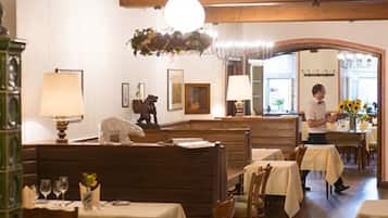 Bao gồm bữa sáng buffet hàng ngày