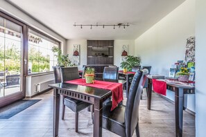 Desayuno buffet diario (EUR 1 por persona)
