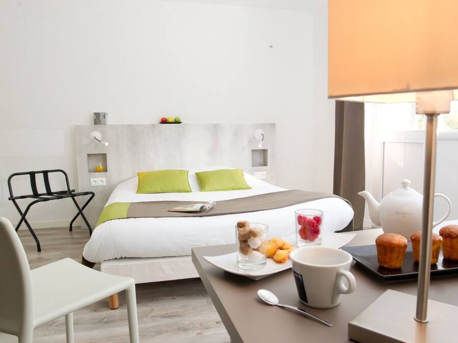 Chambre Double | Bureau, chambres insonorisées, Wi-Fi gratuit, draps fournis