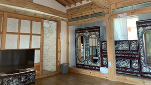 Unclassified image, 4 of 29, button - Jeonju Hanok Demisaem 1937 (Jeonju)