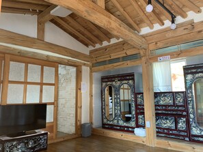 Interior detail - Jeonju Hanok Demisaem 1937 (Jeonju)