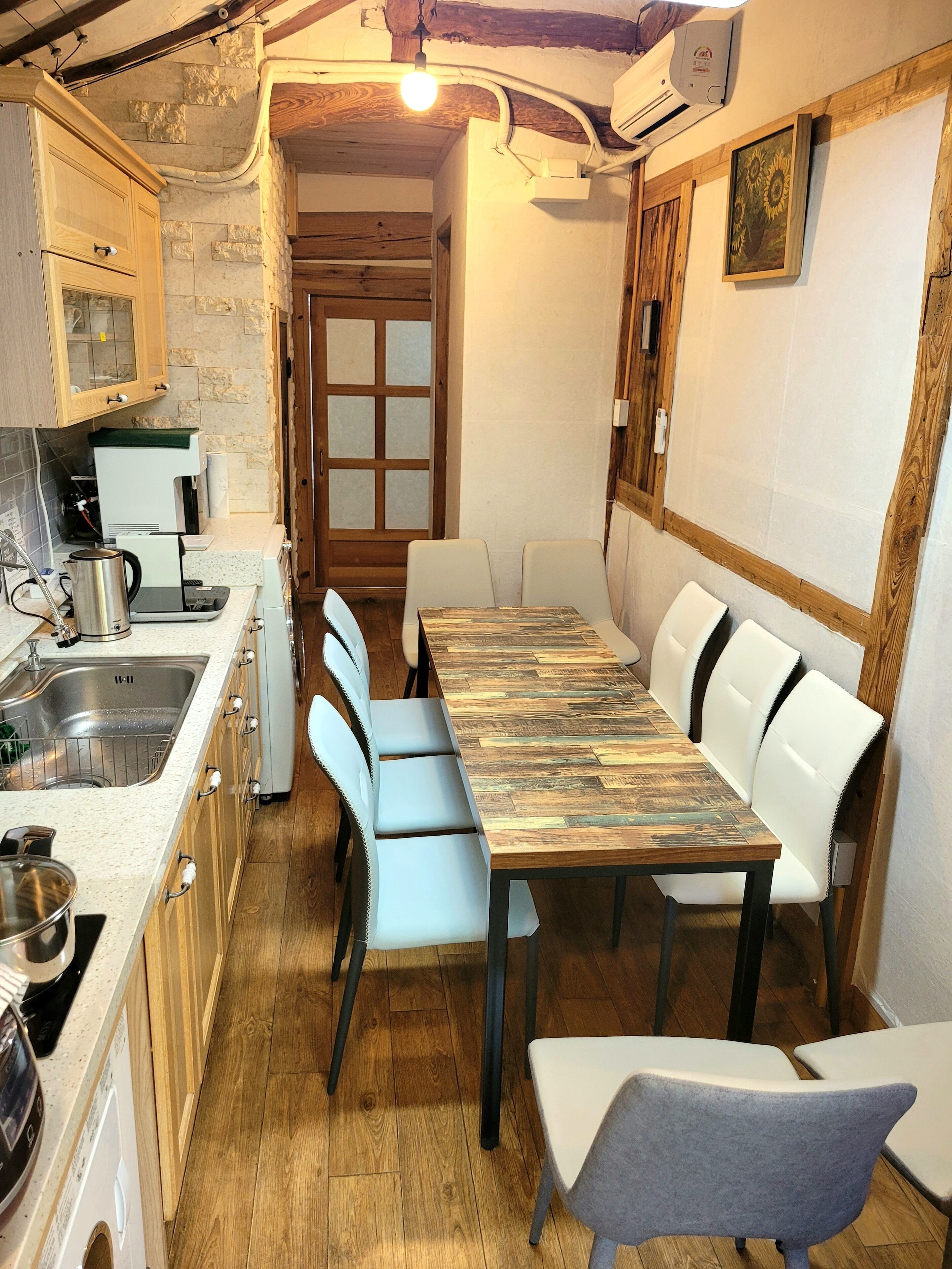 House, 3 Bedrooms | In-room dining