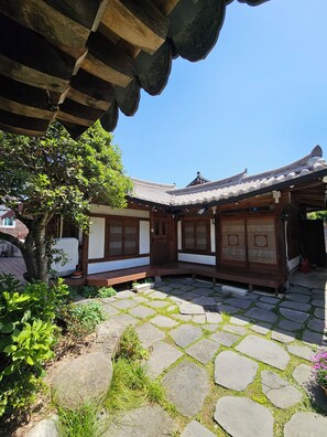 Front of property - Jeonju Hanok Demisaem 1937 (Jeonju)