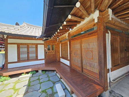 Front of property. Jeonju Hanok Demisaem 1937
