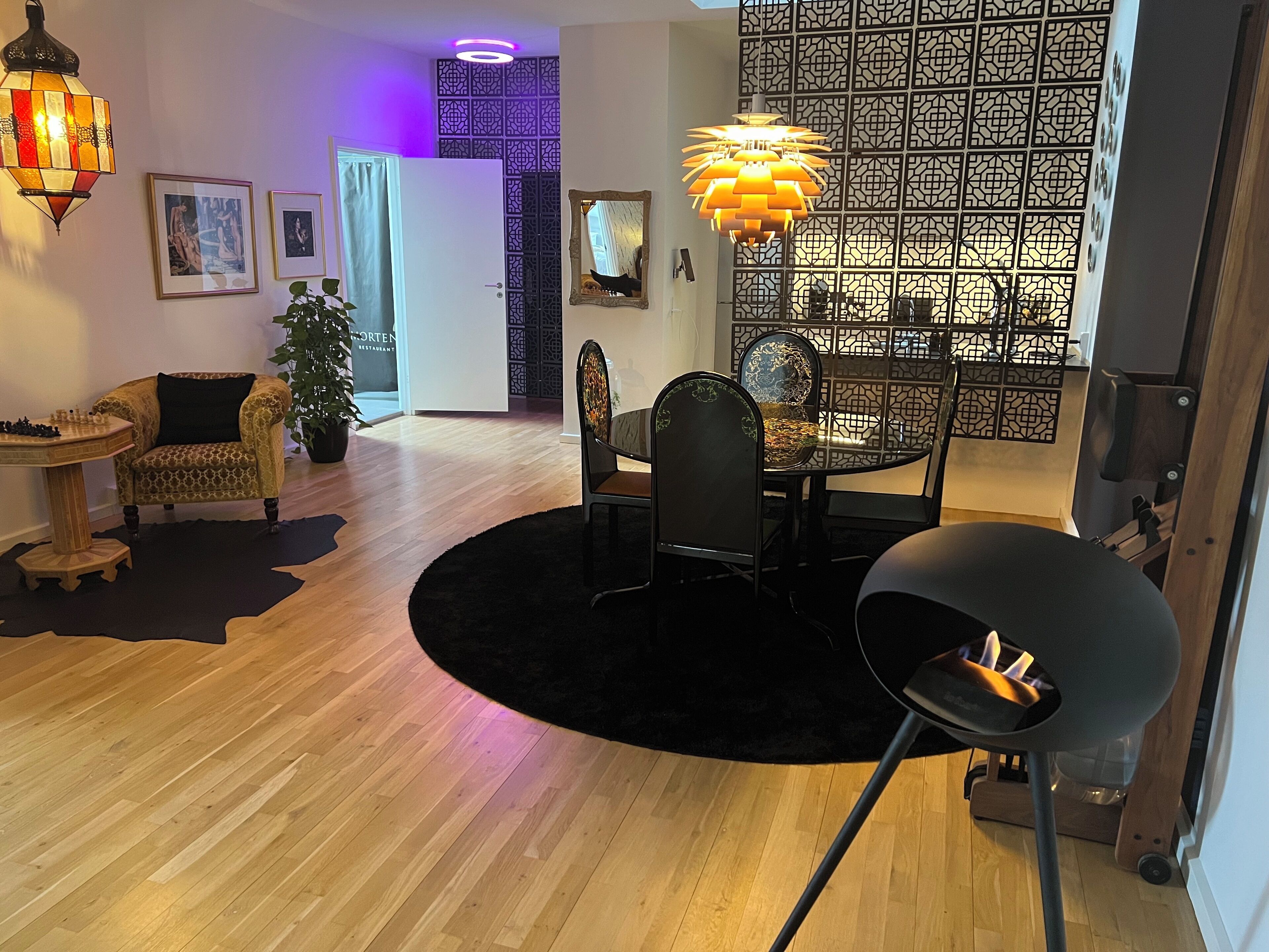 full-sized fridge, dishwasher, espresso maker, coffee/tea maker