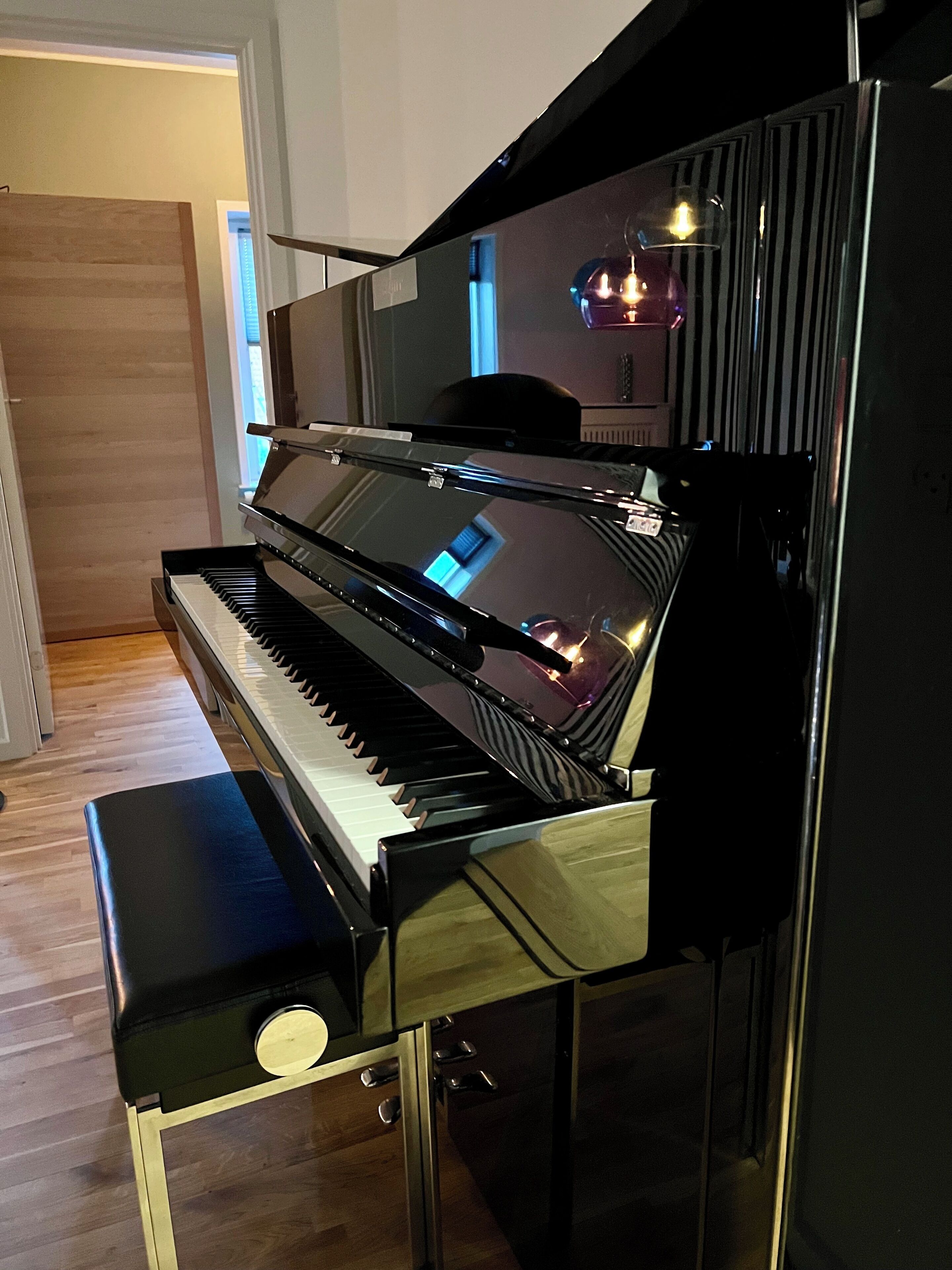 luxury suite, 1 bedroom, city view | premium bedding, down duvets, pillow-top beds, minibar