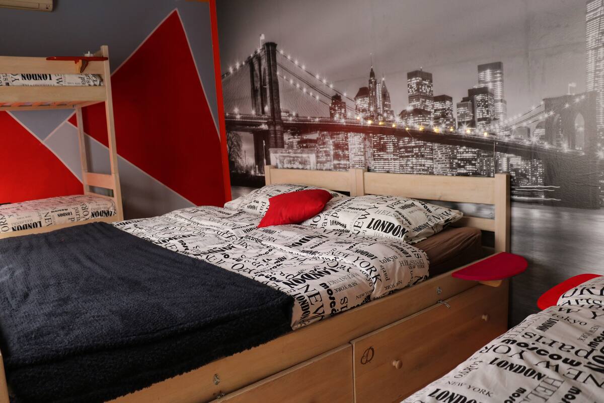 1 bedroom, individually decorated, individually furnished, desk