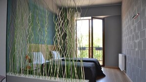 Egyptian cotton sheets, premium bedding, iron/ironing board - Nice Place Apart Hotel (Tbilisi)