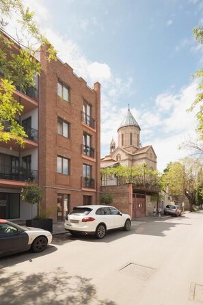 Exterior - Nice Place Apart Hotel (Tbilisi)