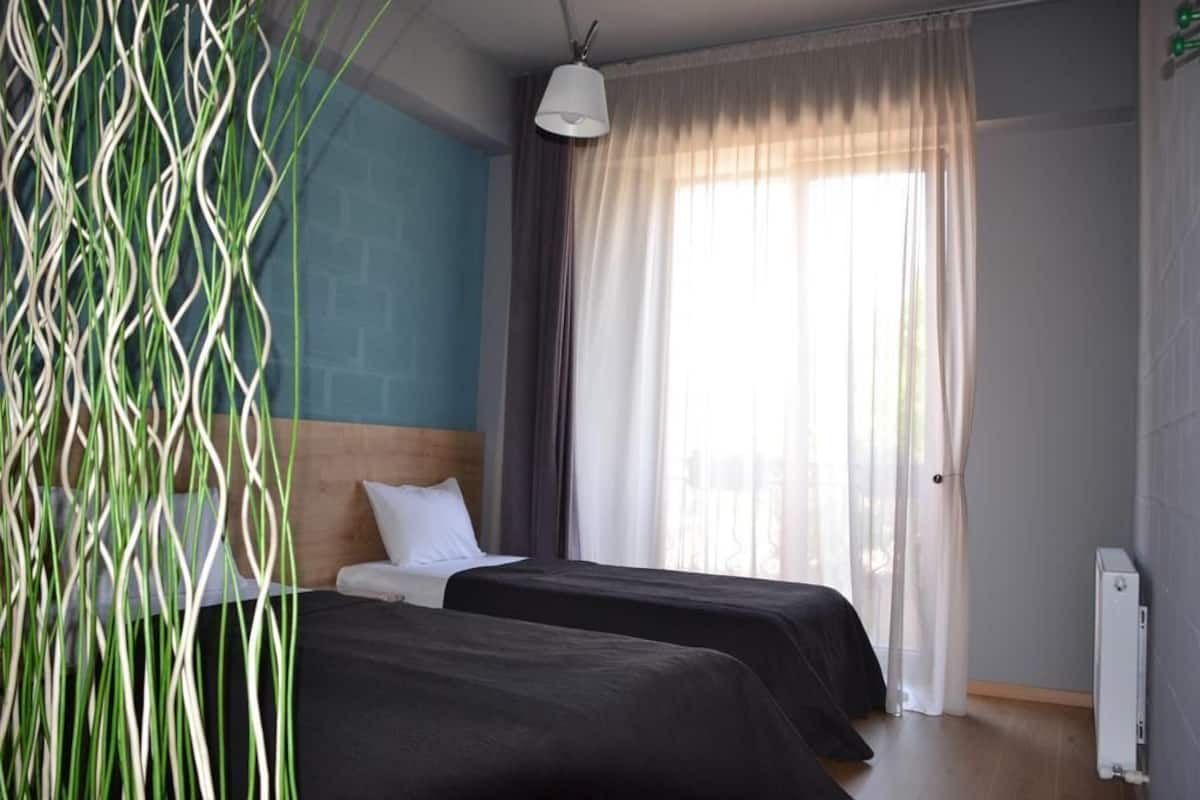 Egyptian cotton sheets, premium bedding, iron/ironing board