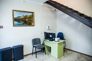 Check-in/check-out kiosk