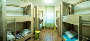 宿舍, 女士专用房 (8 beds) | 办公桌、熨斗/熨板、免费 WiFi、床单