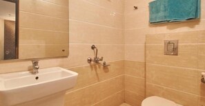 Bathroom - HOTEL BUSINESS CLUB (New Delhi)