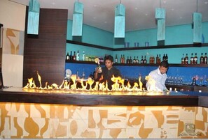 Bar (on property) - Hotel Hilltone (Mount Abu)