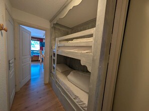 WiFi - Cozy studio 4 pers, pets allowed, parking, near slopes (Montgenèvre)