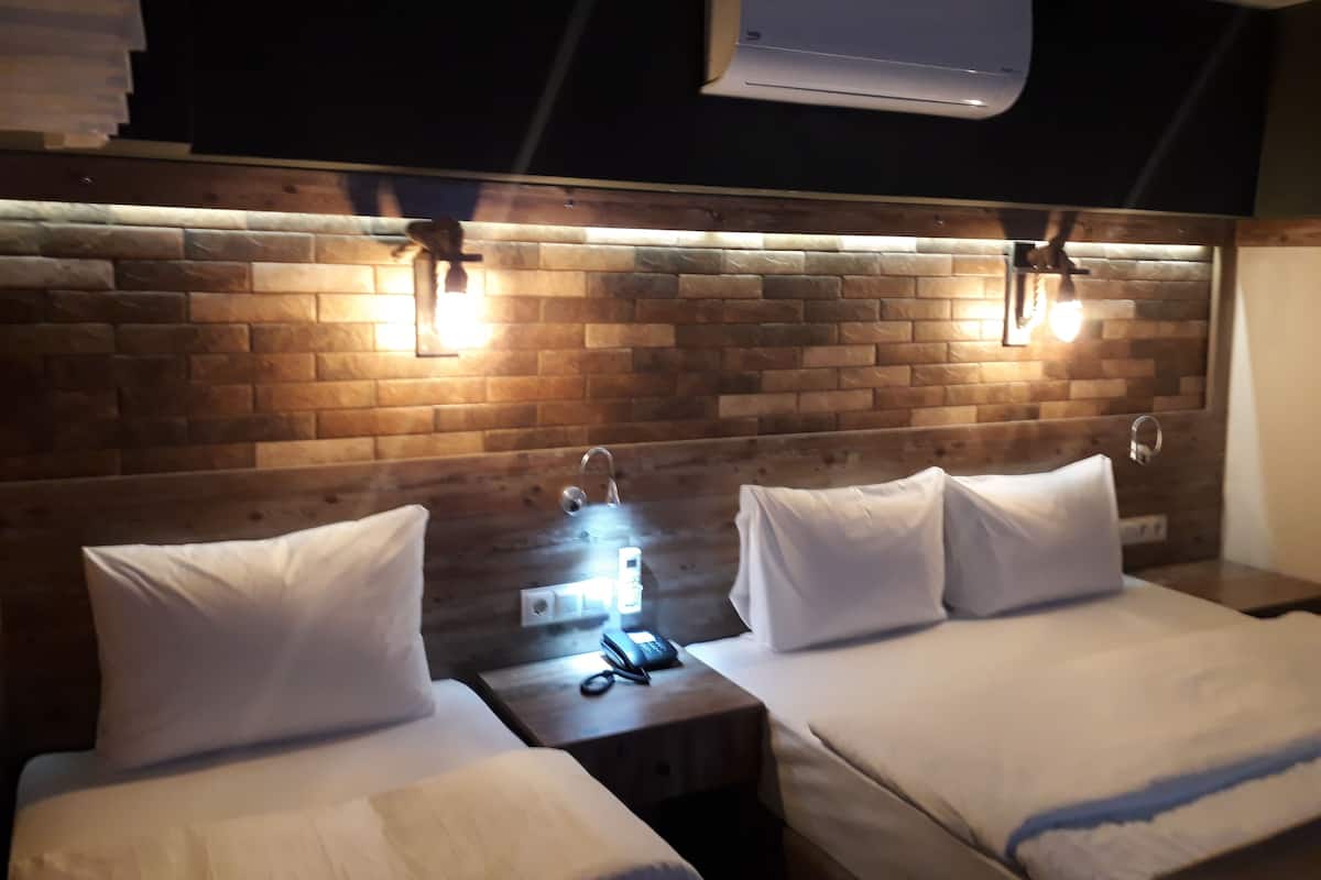 1 bedroom, in-room safe, desk, blackout curtains
