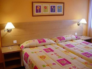 Appartement, 1 chambre, vue sur la cour intérieure | 1 chambre, bureau, fer et planche à repasser, lit de bébé (gratuit)