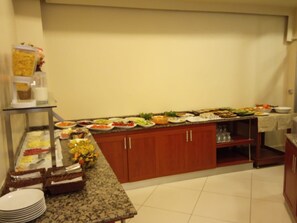 Free daily buffet breakfast 