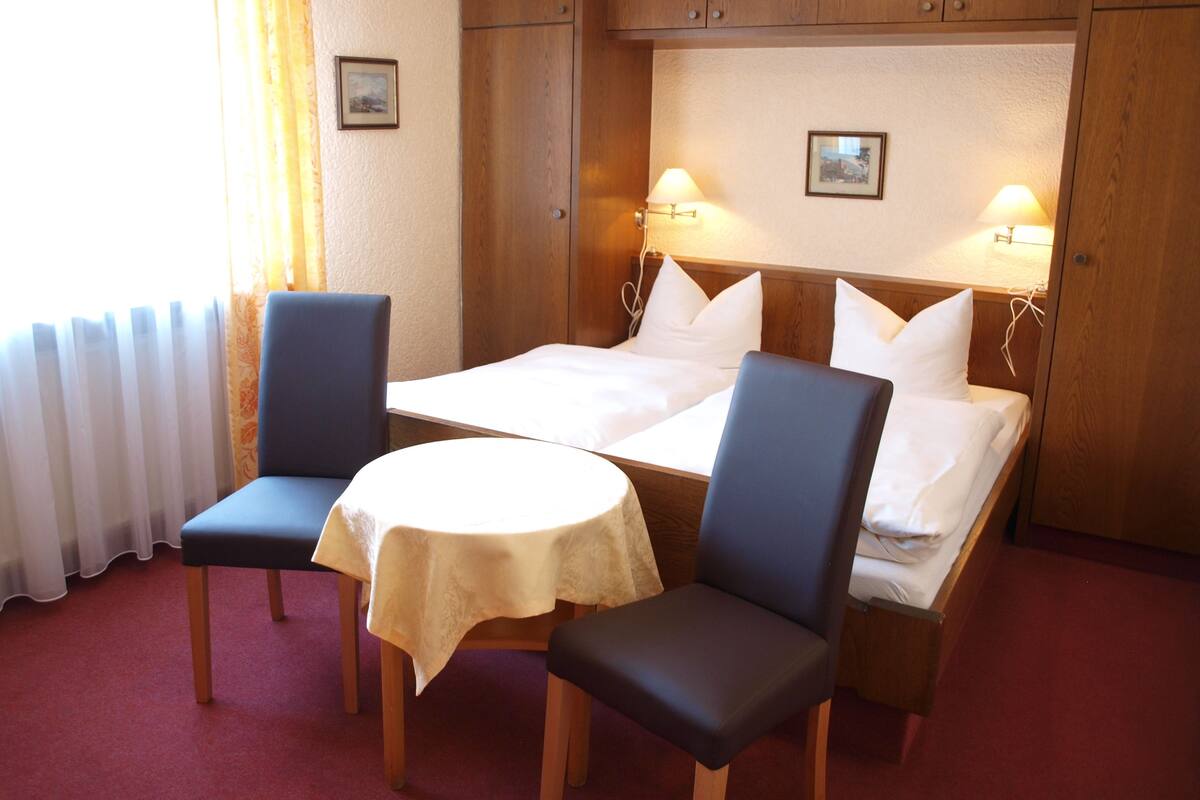 Desk, free WiFi, bed sheets