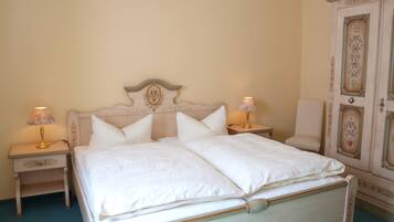 Schreibtisch, kostenloses WLAN, Bettwäsche