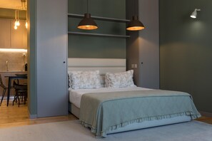 Comfort Studio, 1 Double Bed with Sofa bed | In-room safe, blackout drapes, soundproofing, cribs/infant beds