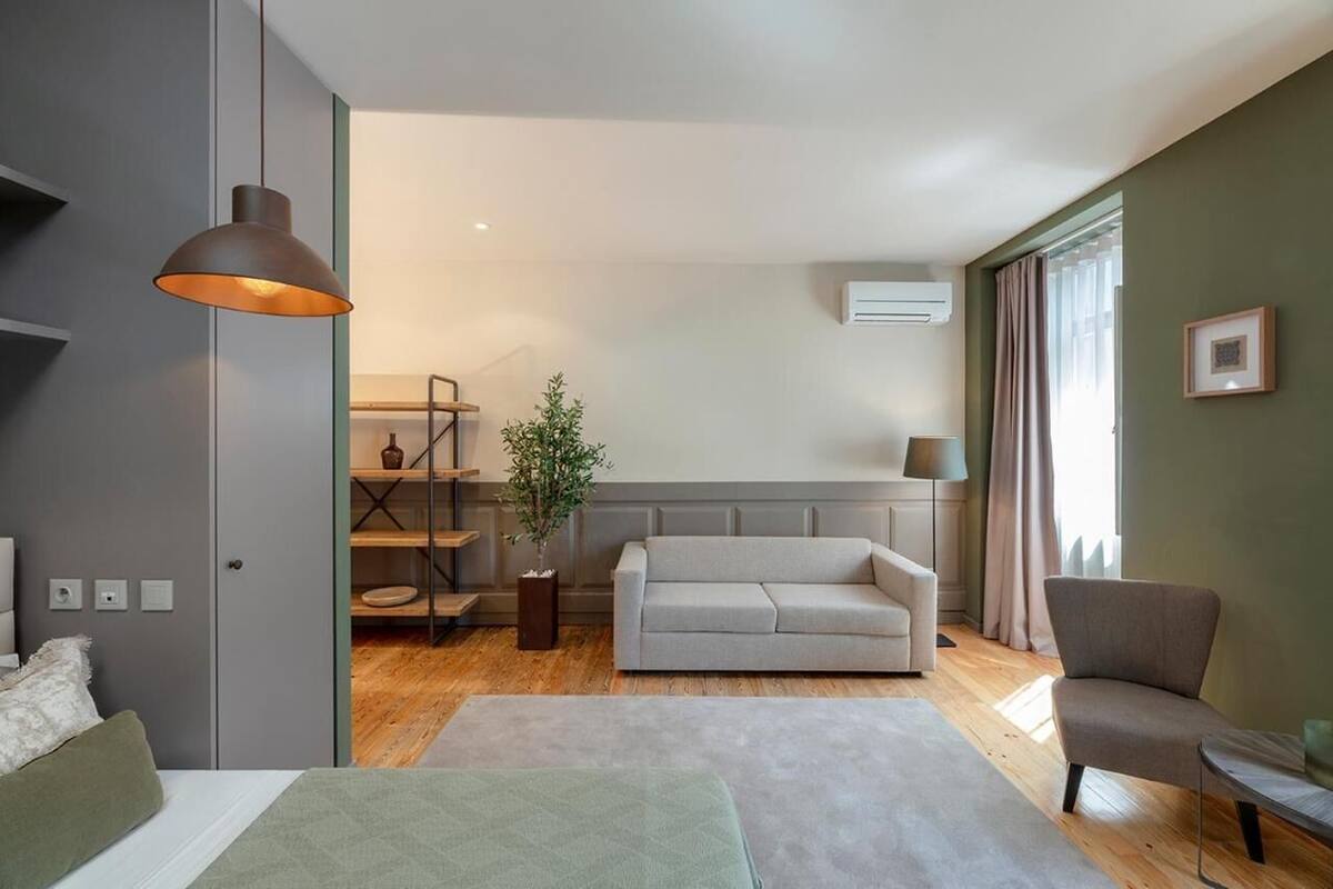In-room safe, blackout curtains, soundproofing, cots/infant beds