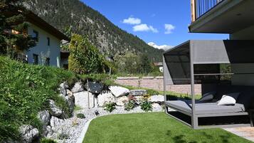 Luxury Apartment, 2 Bedrooms, Sauna, Garden View (Grubigstein) | Terrace/patio