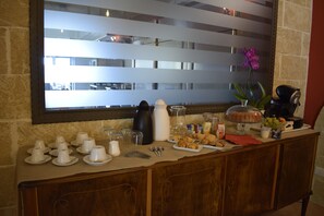 包含每日自助早餐