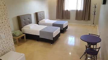 Deluxe kamer, 1 twee- of 2 eenpersoonsbedden, 1 slaapkamer | Een minibar, gratis wifi, beddengoed