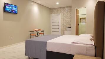 Deluxe dubbelrum eller tvåbäddsrum - 1 sovrum | Minibar, gratis wi-fi och sängkläder