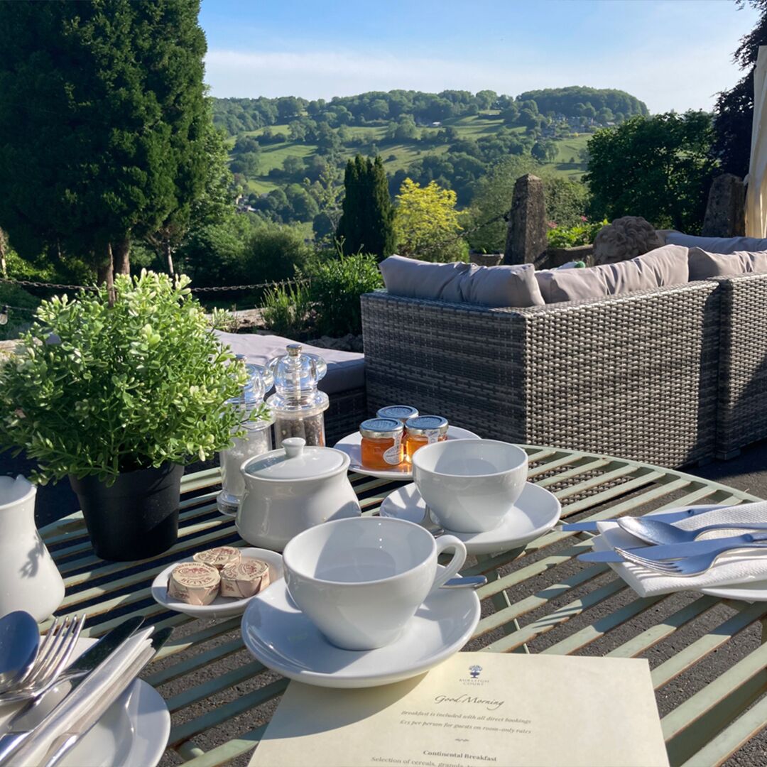 daily full breakfast (gbp 18 per person)