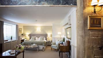 Deluxe Room | Individually decorated, individually furnished, desk, free WiFi