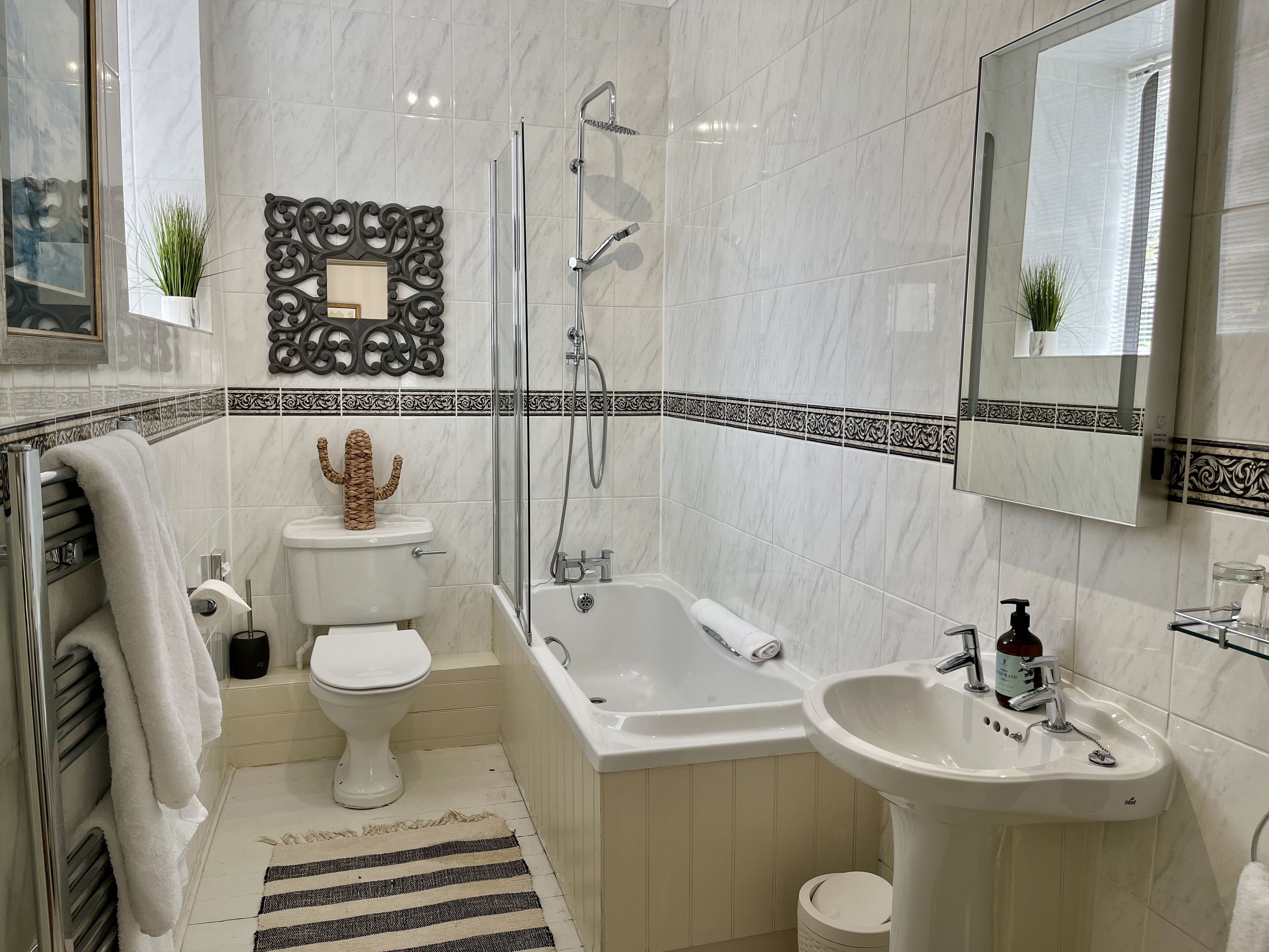 classic room | bathroom | hair dryer, towels