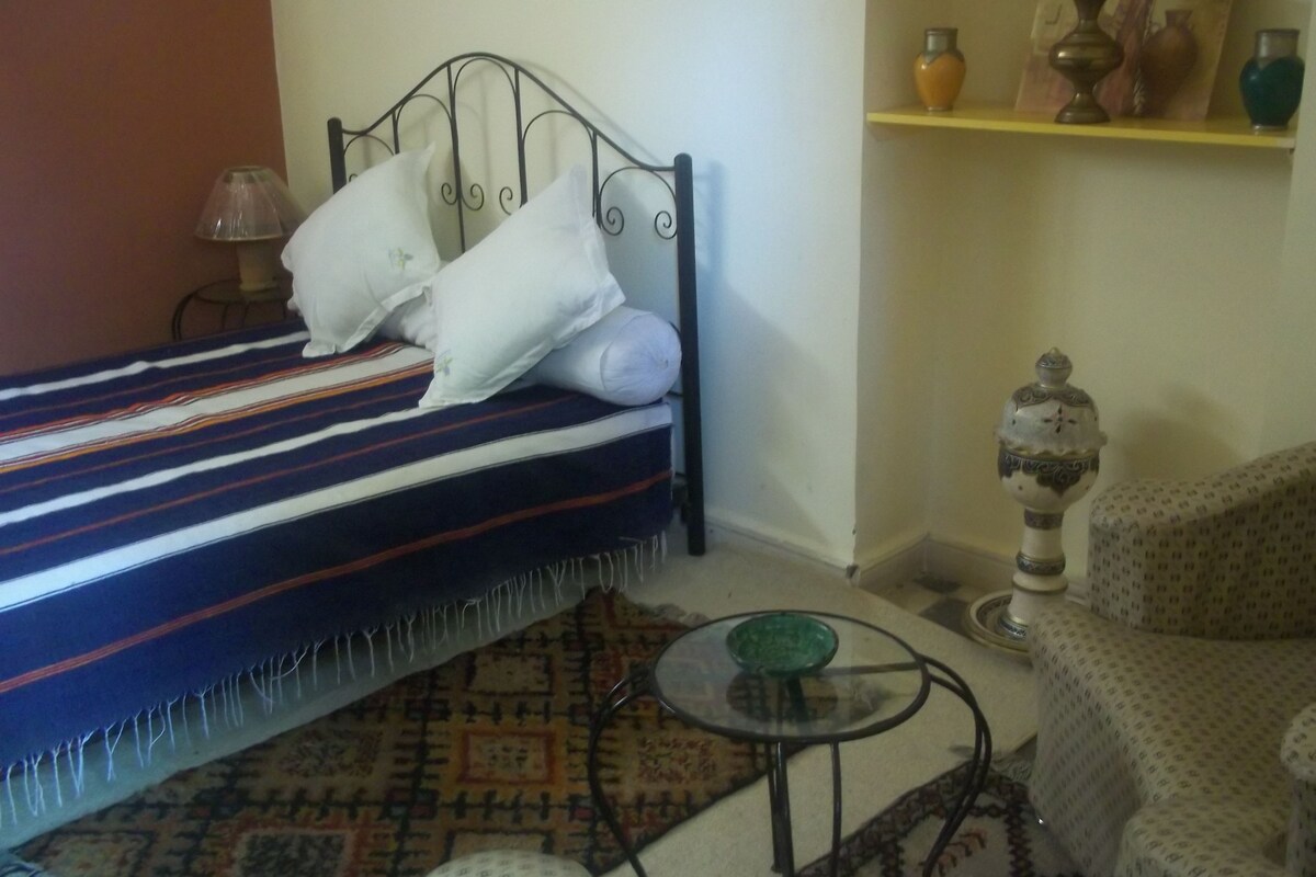 Classic-Doppelzimmer, 1 Doppelbett, eigenes Bad | Bügeleisen/Bügelbrett, kostenloses WLAN, Bettwäsche