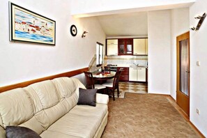 Villa, piscine privée | Aire de séjour | Téléviseur à écran plat