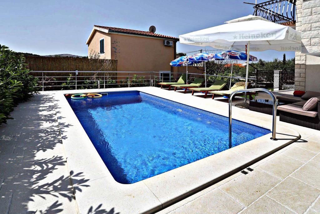 Außenpool (je nach Saison geöffnet)