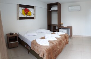 Hypo-allergenic bedding, minibar, individually decorated