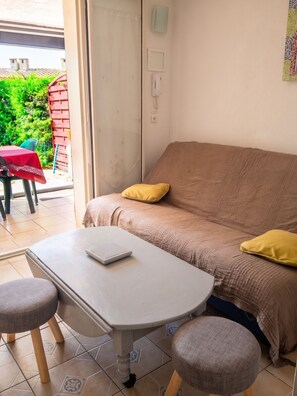 TV, DVD player - Homerez - Cozy apartment with pool in Agde (Agde)