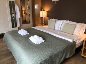 Comfort Double Room | Desk, laptop workspace, blackout curtains, iron/ironing board - Snorri's Guesthouse (Reykjavik)