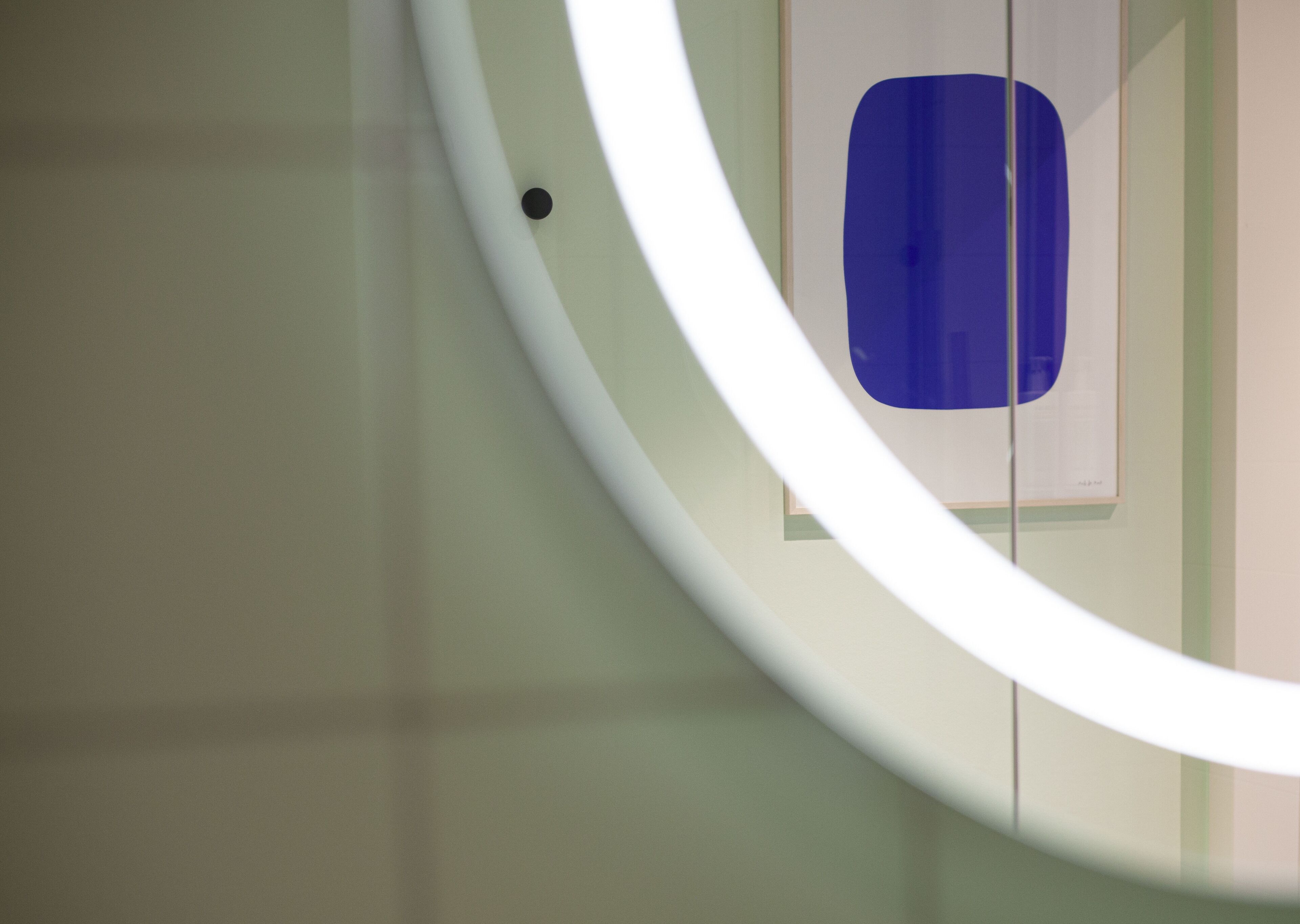 standard room | bathroom | separate bathtub and shower, free toiletries, hair dryer, towels